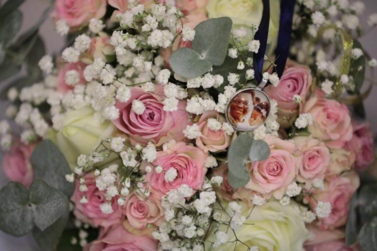 Wedding floral composition in pink and cream