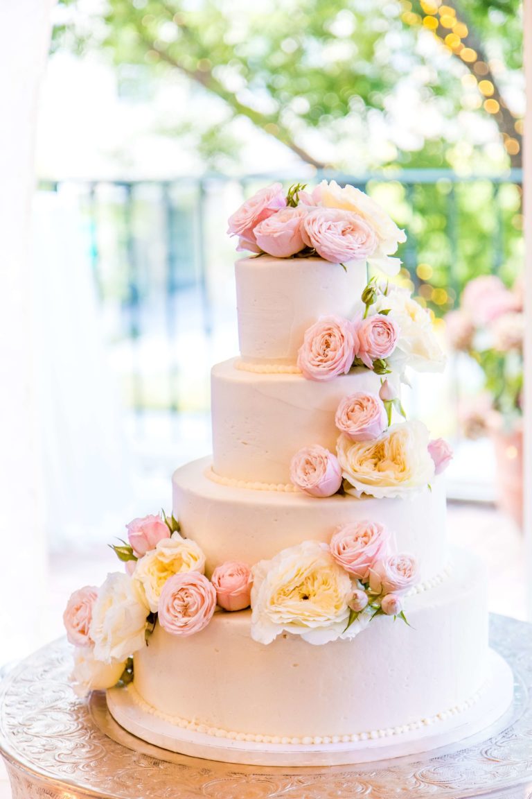 Cake with flower accents for a wedding