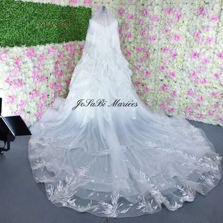 Robe de mariée princesse a volants