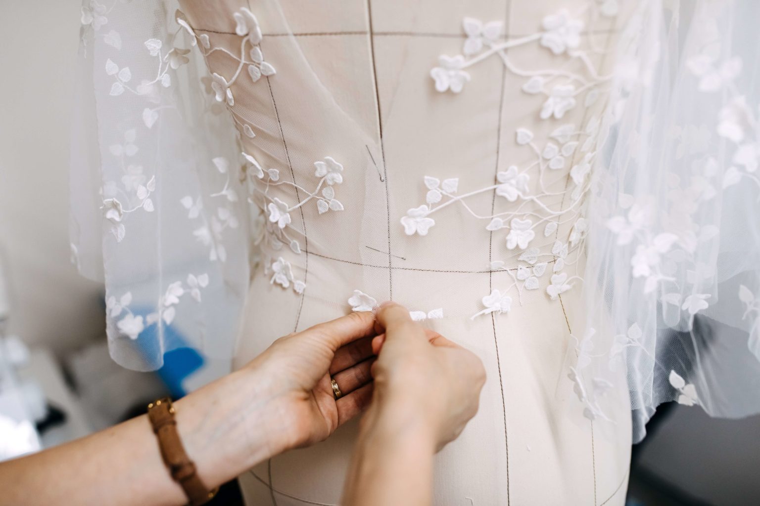 What's The Average Cost of a Custom Wedding Dress? — Josabi Mariées
