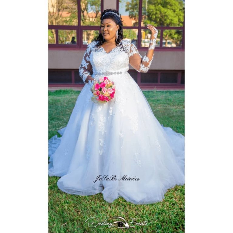 robe de mariée trapèze en dentelle