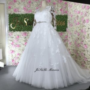 robe de mariée trapèze en dentelle sur mesure