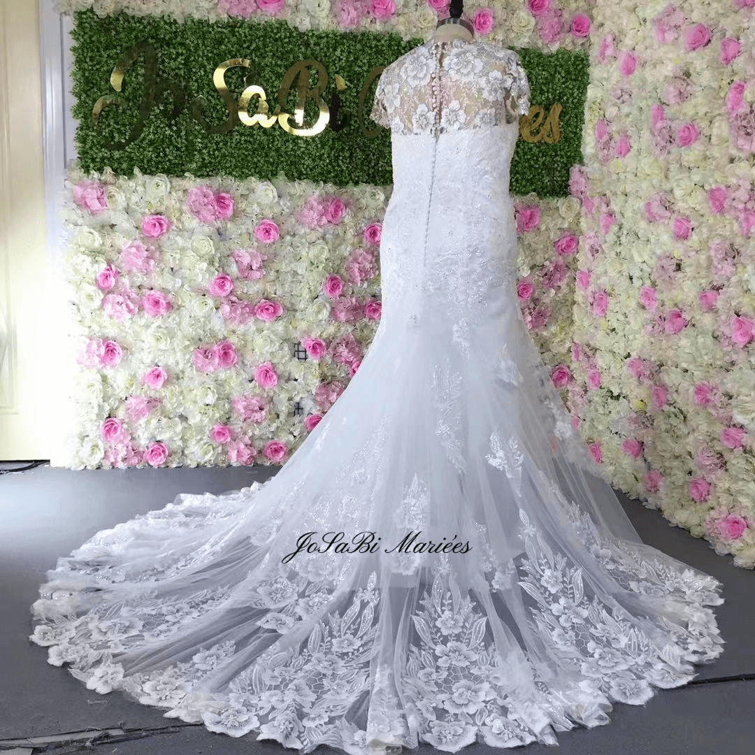 Detachable fit and flare wedding dress